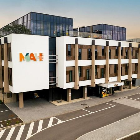 Mah Hotel Saint-Ghislain Ngoại thất bức ảnh